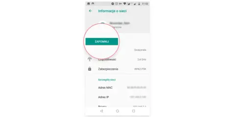 Ekran telefonu z informacjami o sieci Wi-Fi. Przycisk "ZAPOMNIJ" jest podświetlony. Może to pomóc rozwiązać problem z bladym pobieraniem adresu IP.