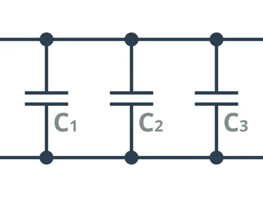 Schemat połączenie równoległe trzech kondensatorów C1, C2, C3.