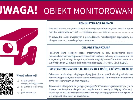 Tablica informacyjna o monitoringu wizyjnym w wspólnocie mieszkaniowej. Przepisy dotyczące ochrony danych. Kamera i kod QR.